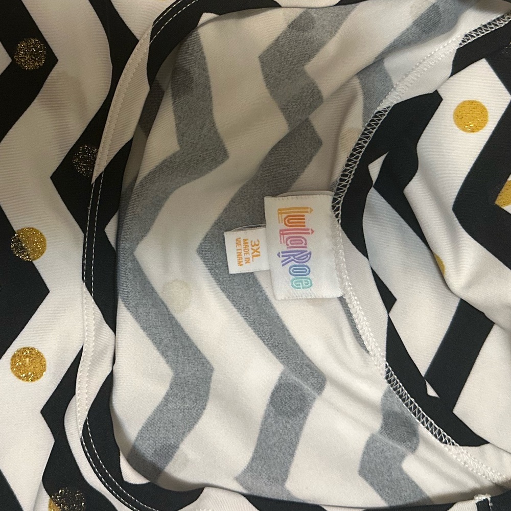 B&w and gold with pockets